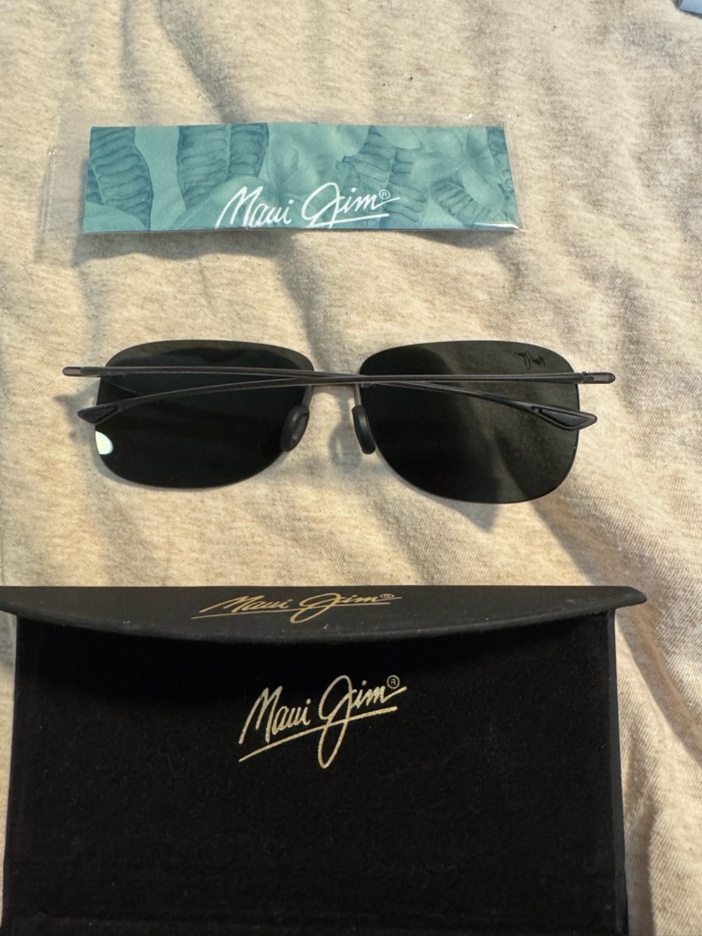 Maui Jim Rimless Sunglasses - Black Frames with Dark Lenses - Picture 3 of 5